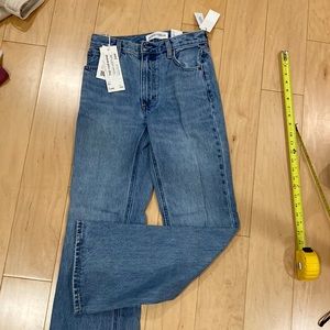 Aritzia mid rise loose flare jeans 24W 30L